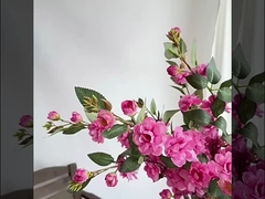 Εργατικά άνθη καμελιών, πολυκεφαλικές ανθοφορίες καμελιών, μεγάλα κλαδιά, τεχνητό άνθος