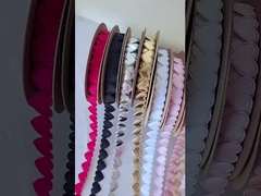 Εμπορεία λουλουδιών Συσκευή Ημέρα του Αγίου Βαλεντίνου Φεστιβάλ Ρίμπαν Αγάπης Κέικ Εμπορεία Συσκευής Κεφαλαίων Ρίμπαν Ασίδες