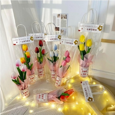 Καλή τιμή. Συμμόρφωση PU Tulip Hug Bucket Cute Wool Flower Hug Blessing Gift Δημιουργικό Φεστιβάλ Χριστουγεννιάτικο Δώρο Wholesale σε απευθείας σύνδεση
