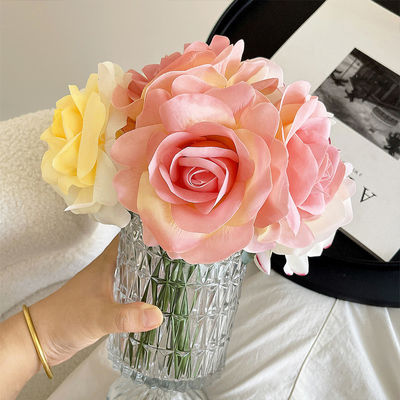 Αγορά Ευρωπαικό φθινοπωρινό στυλ υγρή προσομοίωση λουλούδι τριαντάφυλλο λουλούδι φωτογραφία σαλόνι ψεύτικο λουλούδι στυλ διακοπών μπουκέτο διακόσμηση σπιτιού λουλούδι διαδικτυακή κατασκευή