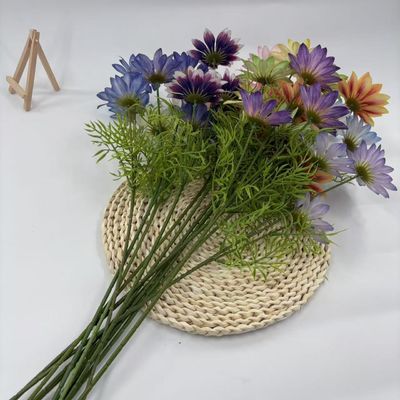 Καλή τιμή. Συμπεριφορά λουλουδιών καλοκαιρινών χρυσαδέντων, γαμήλια φωτογραφία, διακόσμηση κήπου. σε απευθείας σύνδεση