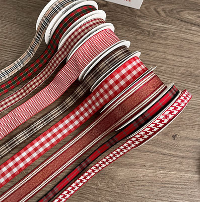 Αγορά Βρετανικό στυλ Χριστουγεννιάτικη γραβάτα Πλατεμένη κορδέλα άνθος μπουκέτο οικολογικά φιλικό ύφασμα ταινία χειροποίητη λουλούδια DIY υλικά συσκευασίας δώρων διαδικτυακή κατασκευή