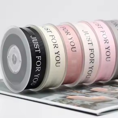 Καλή τιμή. Εργαλειοτεχνία DIY High Light 6mm Polyester Gift Packaging Ribbon με logo JUST FOR YOU σε απευθείας σύνδεση