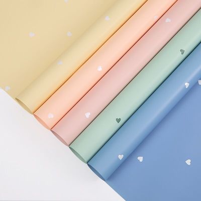 Καλή τιμή. Ημέρα του Αγίου Βαλεντίνου Εμφυτογραφία Oya Χαρτί Αδιάβροχο Στερεόχρωμο Φλωρικό Χαρτί Περιτύλιξης για Μπουκέτα Φλωρίστης Κατηγορία 56cm*56cm Προσαρμοσμένο σε απευθείας σύνδεση