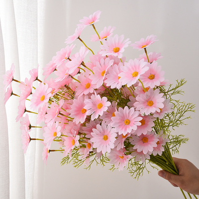 Καλή τιμή. Chamomile and Daisy Simulation Flowers Living Room Decoration Home Decoration Photography Props Wedding Handheld Flowers Fake Flowersnts Advanced Touching Bouquet Creation σε απευθείας σύνδεση