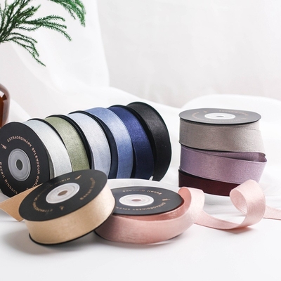 Καλή τιμή. Ματ μοτίβο ζώνη χιονόψαρο DIY αγκάθι για μαλλιά αξεσουάρ μπουκέτο συσκευασία βελούδινη ζώνη ρούχα αξεσουάρ διπλής όψης βελούδινη ζώνη σε απευθείας σύνδεση