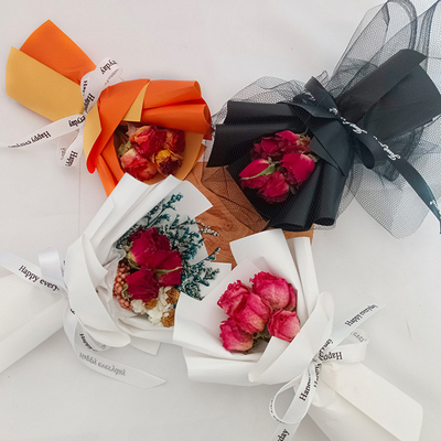 Καλή τιμή. INS Style Creative Mini Bouquet Natural Red Roses Dried Flowers Wedding Festival Gift 520 Love People's Day souvenir σε απευθείας σύνδεση