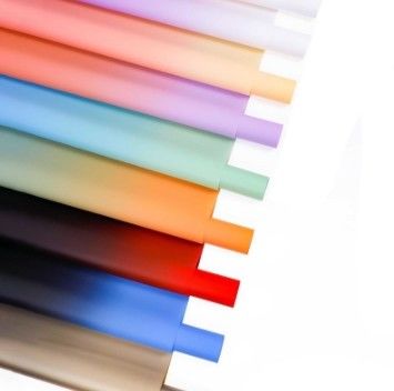 Καλή τιμή. Ταιριωμένο 57*57cm Αδιάβροχο Σταδιακό Χρώμα Λουλούδια Χαρτί συσκευασίας για τις ανάγκες συσκευασίας σε απευθείας σύνδεση