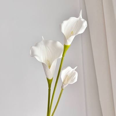 Καλή τιμή. Τεχνητό λουλούδι Calla lily διακόσμηση τραπεζιού στο σπίτι, διακόσμηση λουλουδιών στο γάμο και φωτογραφικά αντικείμενα σε απευθείας σύνδεση