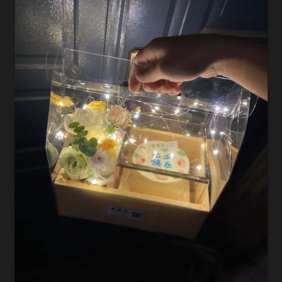 Καλή τιμή. Κουτί για κέικ λουλουδιών, διαφανές κουτί φρούτων λουλουδιών από PVC, κουτί ανθοδέσμης για την ημέρα του Αγίου Βαλεντίνου, και δημοφιλές κουτί δώρου λουλουδιών σε απευθείας σύνδεση