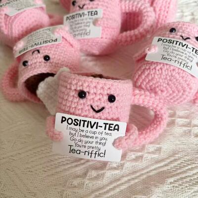 Καλή τιμή. Χειροποίητο crochet νοσοκόμα πάπια Amigurumi κούκλα θετική υποστήριξη τεχνητό παιχνίδι για το Πάσχα Πρωτοχρονιά Χριστούγεννα αποφοίτηση σε απευθείας σύνδεση